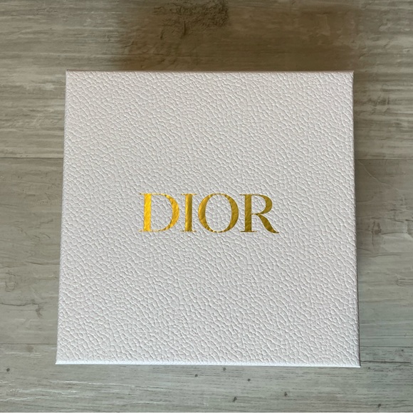 Dior box - Picture 1 of 3
